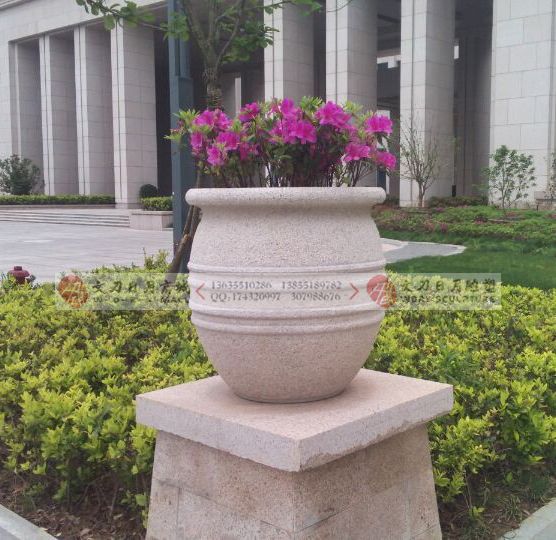 省政府新办公楼景观带花钵造型 黄锈石花钵花坛